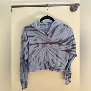 Hollister XS long sleeve hooded tie dye shirt.